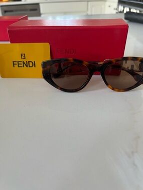 Fendi (Fendace) Tortoiseshell Cat Eye Sunglasses - Brown Lenses